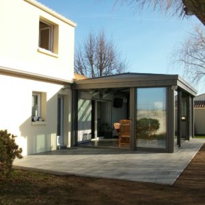 Véranda moderne en aluminium gris