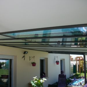 Auvent aluminium sur terrasse