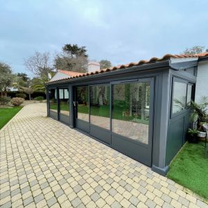 FERMETURE DE PREAU - VITRAGES - OUVERTURE - JARDIN -COULISSANT - AMBIANCE VERANDAS - AIZENAY - SUD LOIRE - SAINT GILLES CROIX DE VIE - NOIRMOUTIER 1